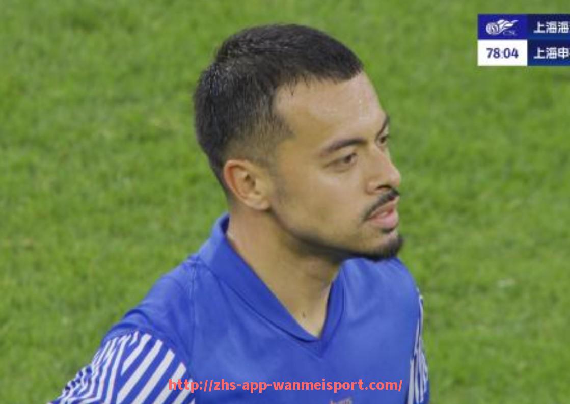 完美体育官方入口-世俱杯比赛中球员跑位与传球线路配合实战案例分析